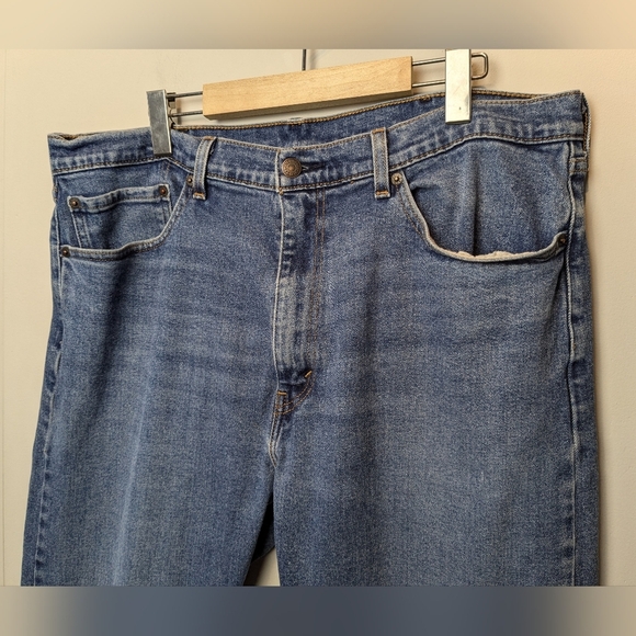 LEVI'S Men jeans size 38x30 99% cotton in great used condition! - Picture 4 of 13